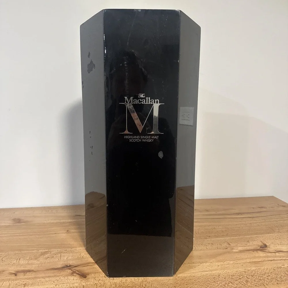 Macallan M Single Malt Scotch Whisky Original Display Case Box Black Mirrors 19